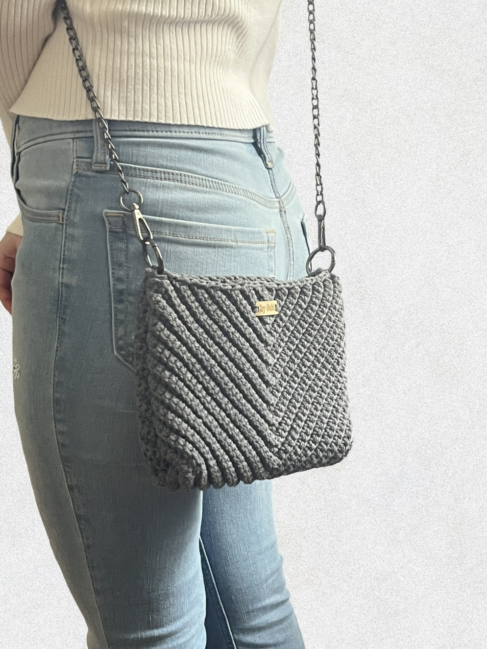 Crossbody shoulder small bag, grey crochet cotton with black chain