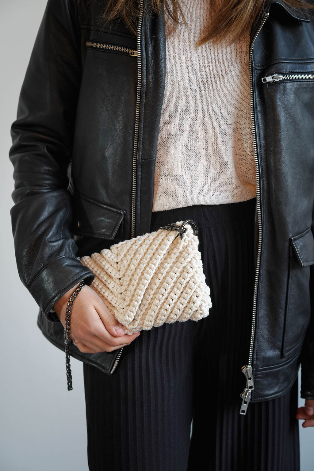 Crossbody shoulder clutch bag, natural crochet cotton with gunmetal chain